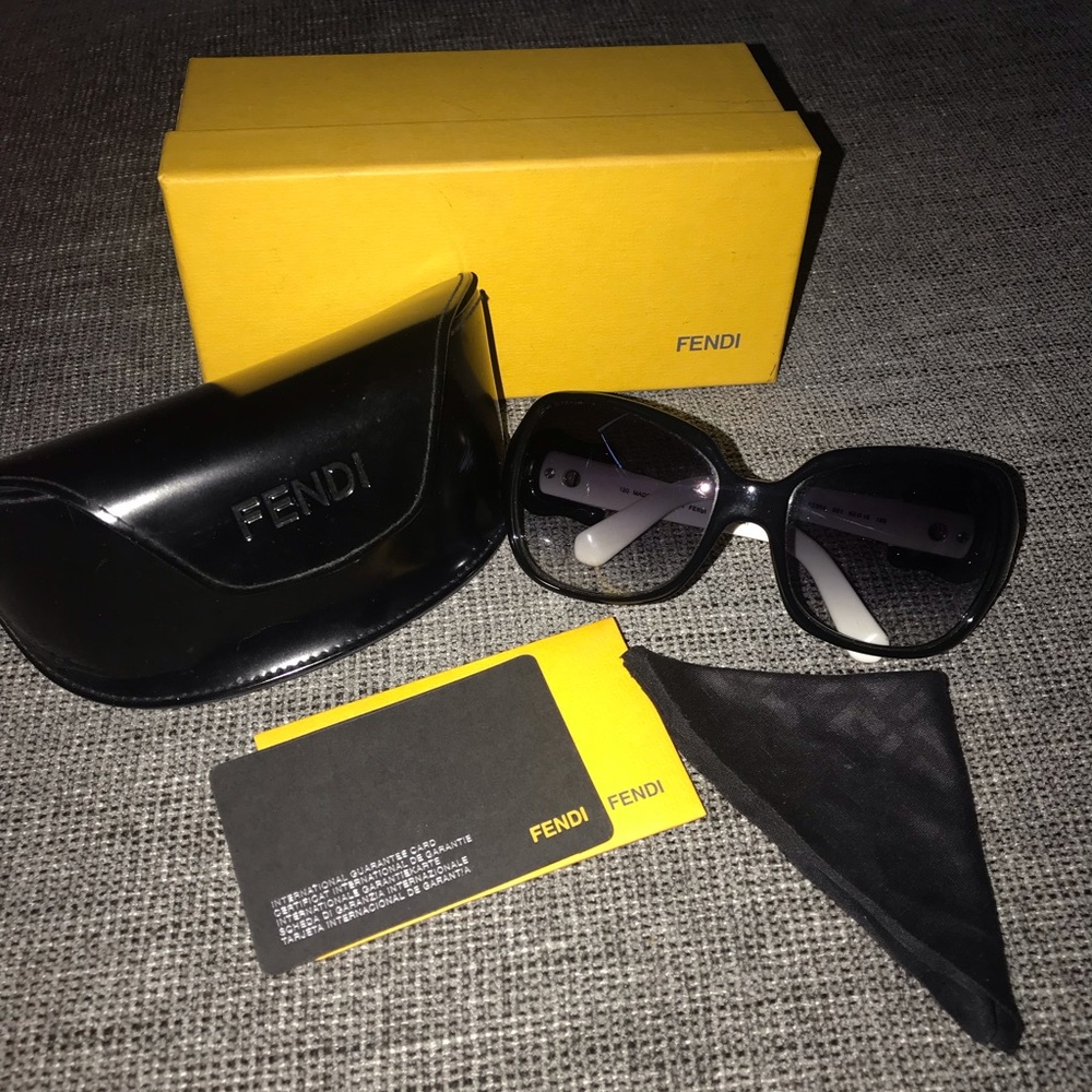 FENDI SUNGLASSES